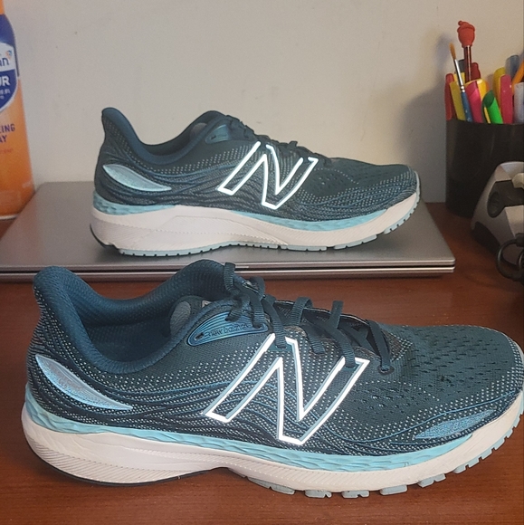 New Balance Shoes - New Balance Women’s Fresh Foam 860 Running Shoes in Mountain Teal Size 11.5 B
